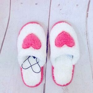 Heart slip-on sleepers Small up to size 8 white and pink, forever21